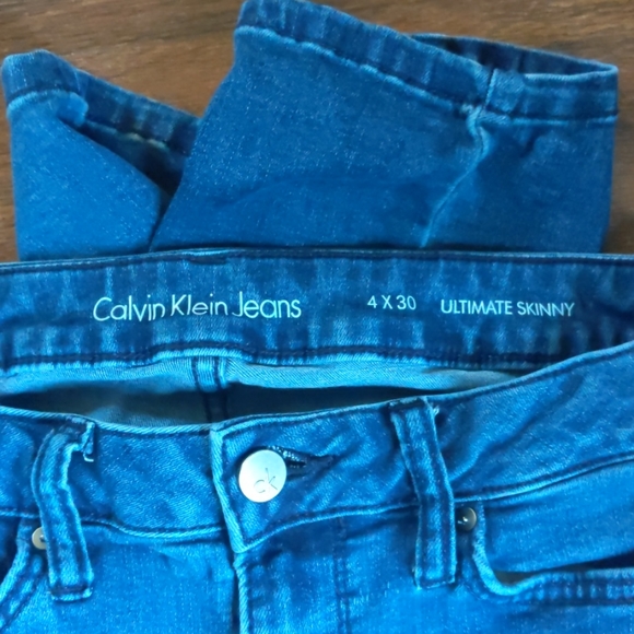 EUC Calvin Klein Jeans Ultimate Skinny - Picture 2 of 4